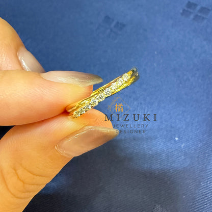 TACHIBANA｜18K 黃金 0.10ct 交錯鋪鑽戒指｜Crossed Pavé Diamond Ring
