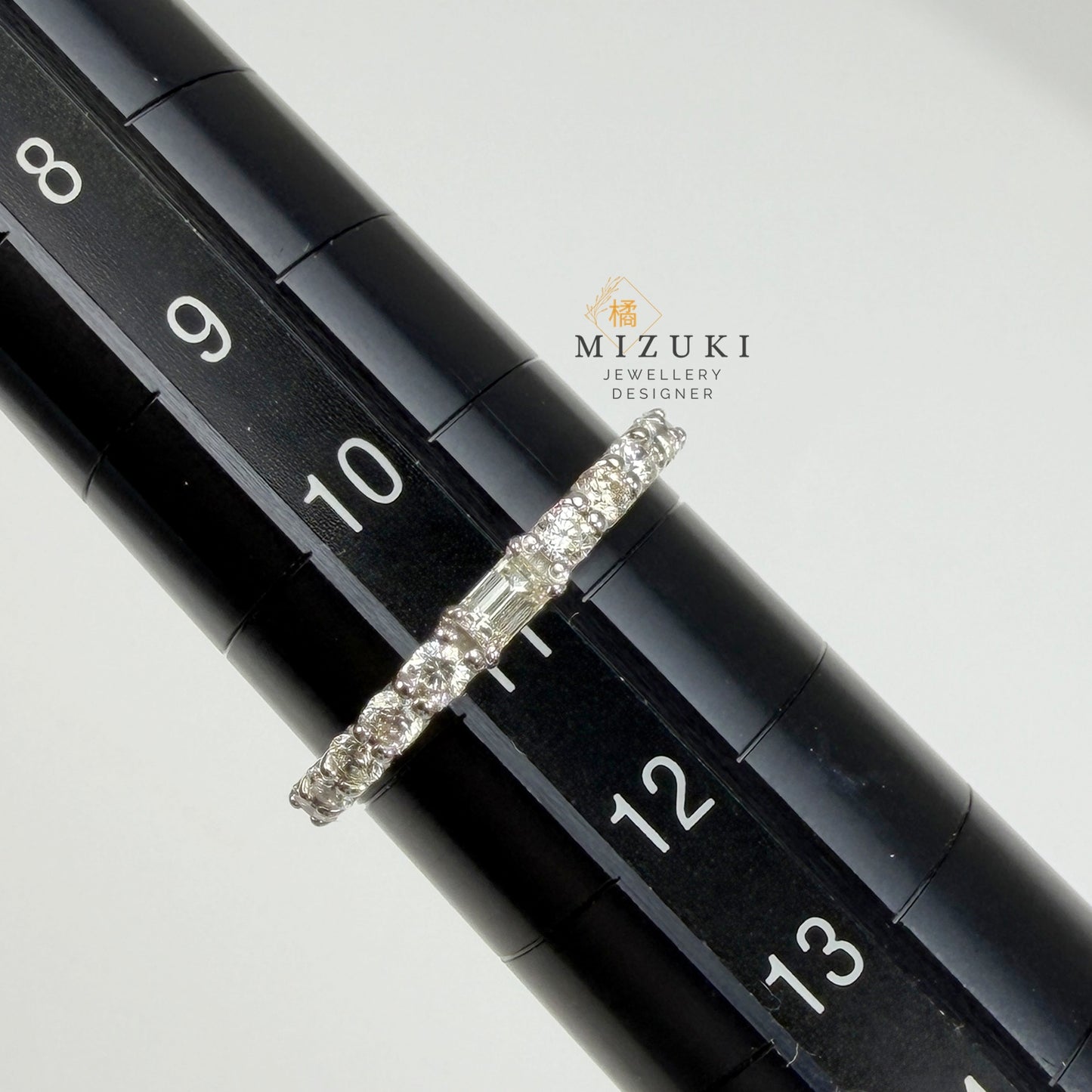 TACHIBANA｜PT 鉑金天然鑽石戒指｜0.30ct 圓鑽 × Baguette 梯鑽設計
